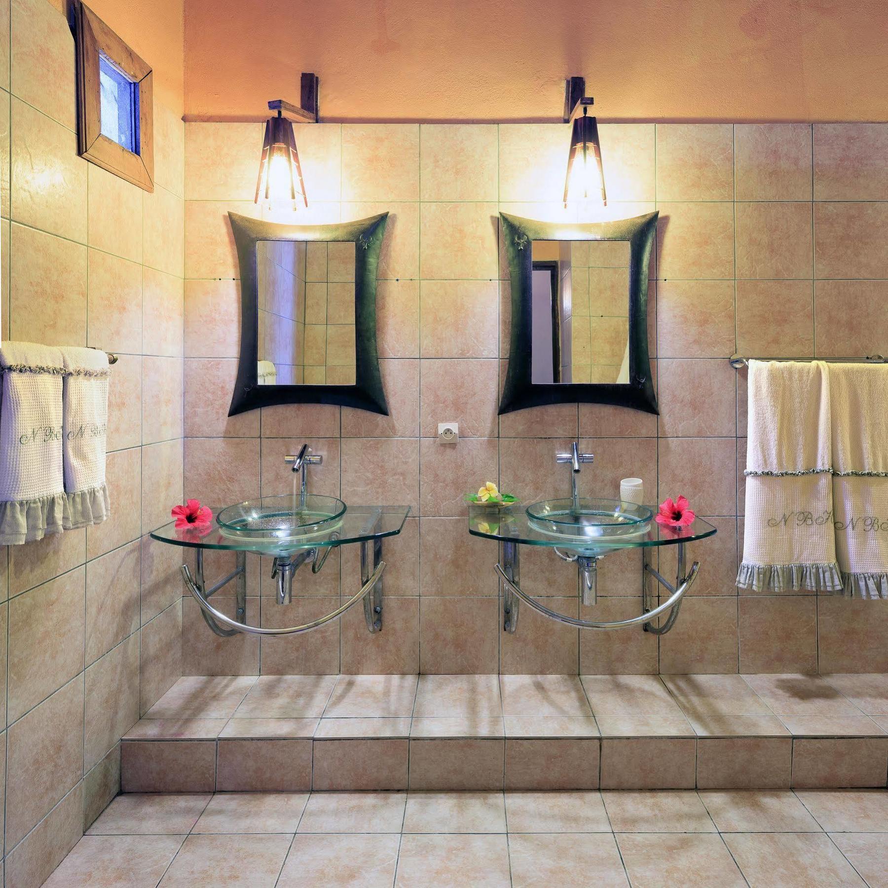 Nosy Be Hotel & Spa Ambaro Екстериор снимка