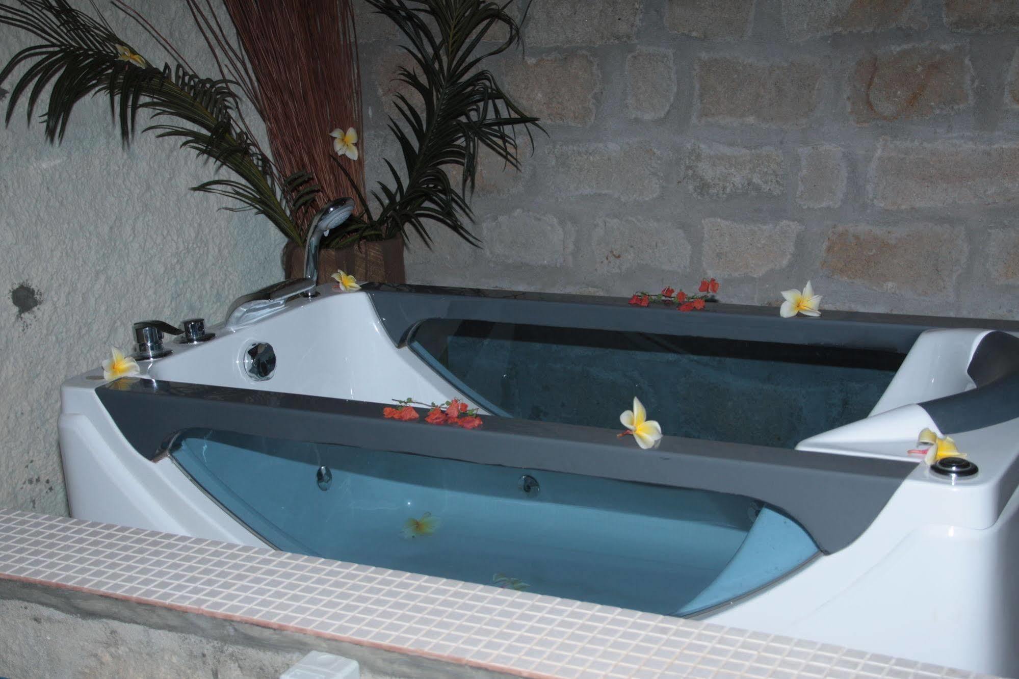 Nosy Be Hotel & Spa Ambaro Екстериор снимка